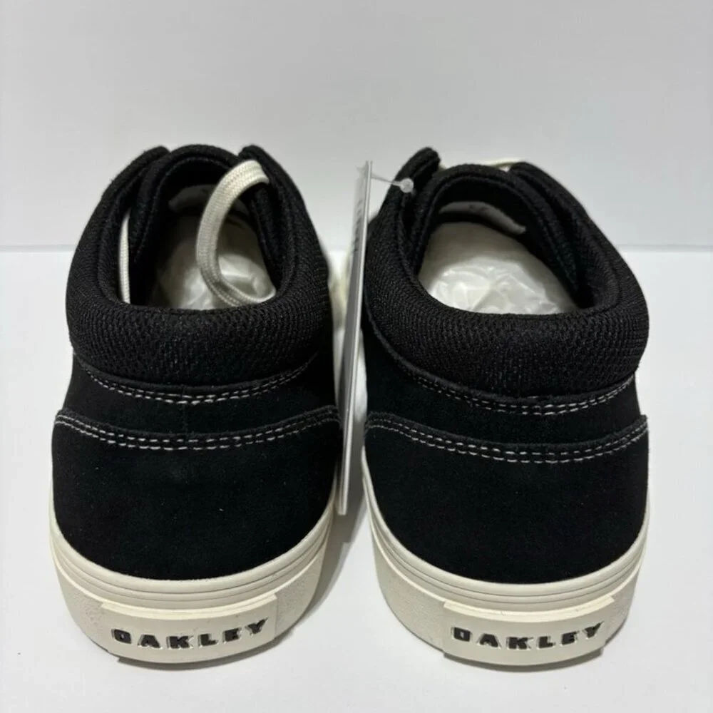 Oakley men’s banks